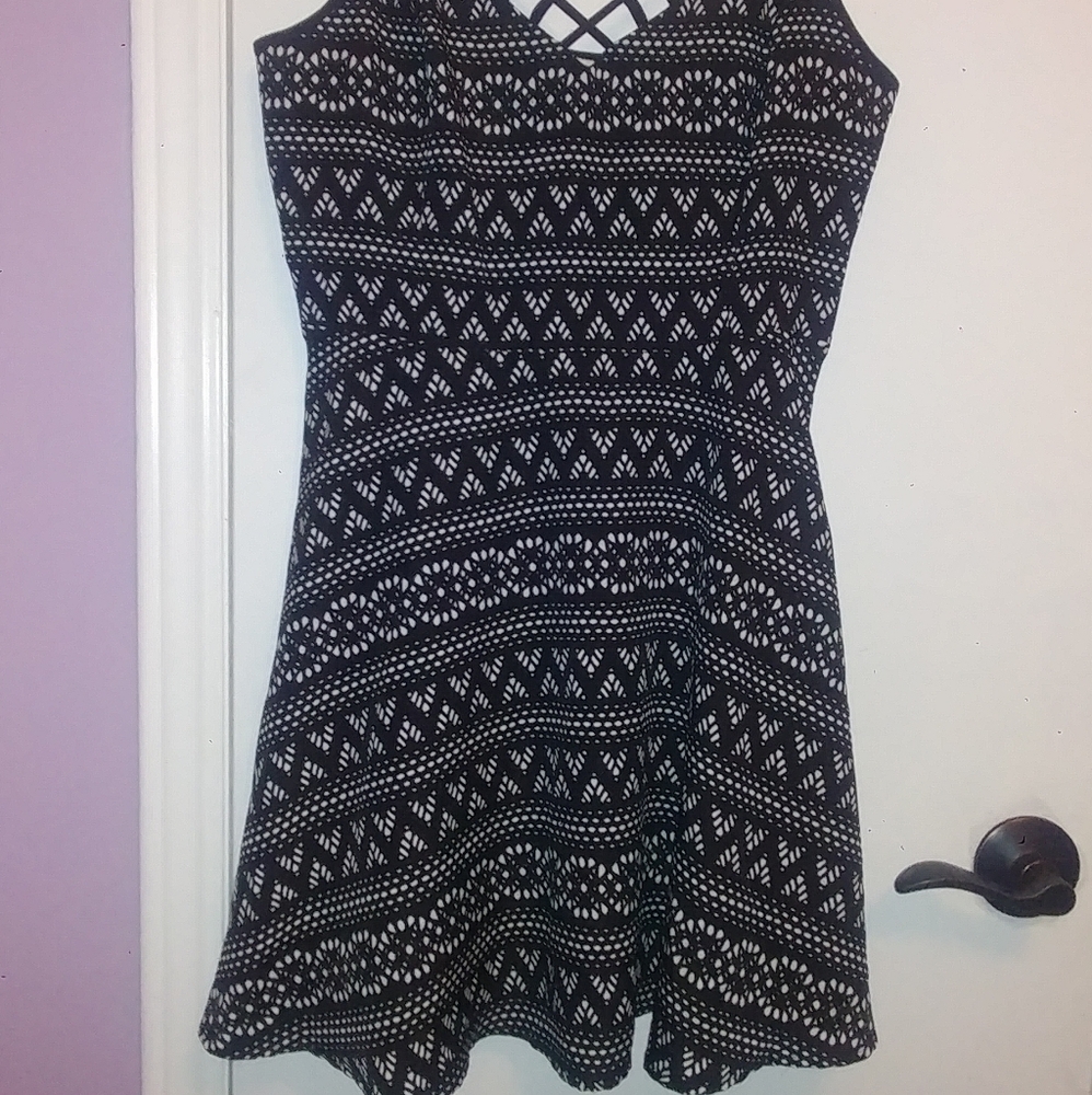 Dress - Picture 2 of 3